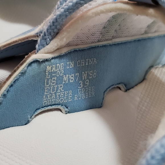 EUC womens reef slides, awesome condition. size M's 7 or W's 8 - Picture 3 of 9